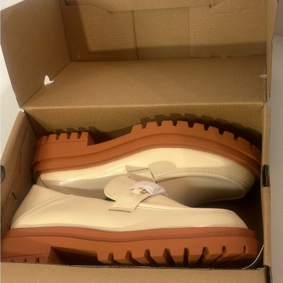 TRENDING PLATFORM LOAFERS FAUX LEATHER White/Tan CHUNKY SOLE NEUTRAL 8.5 - Picture 2 of 13